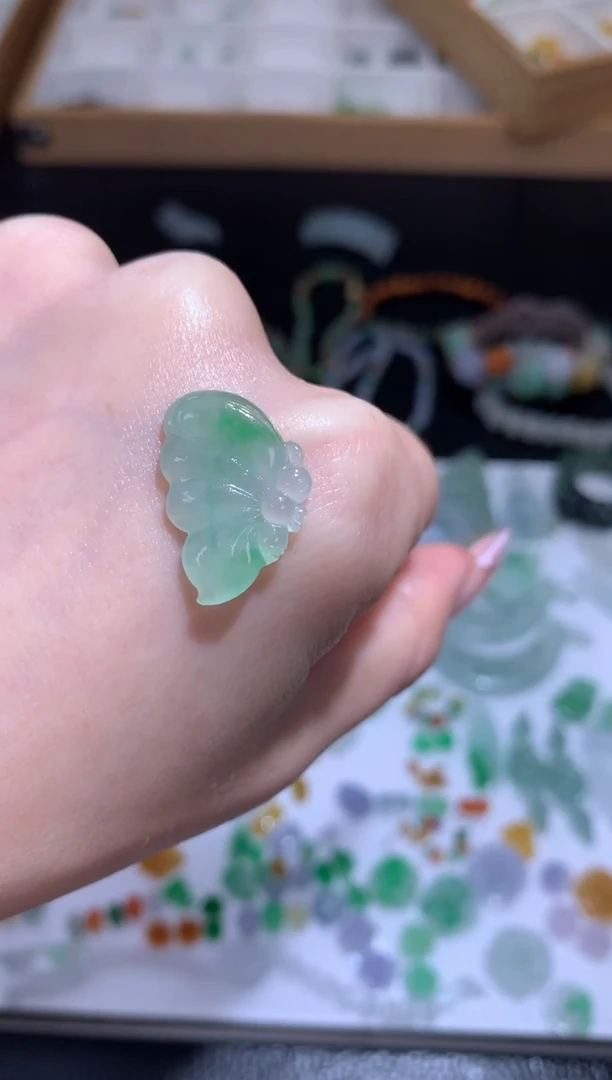 未镶嵌定制翡翠蝴蝶
