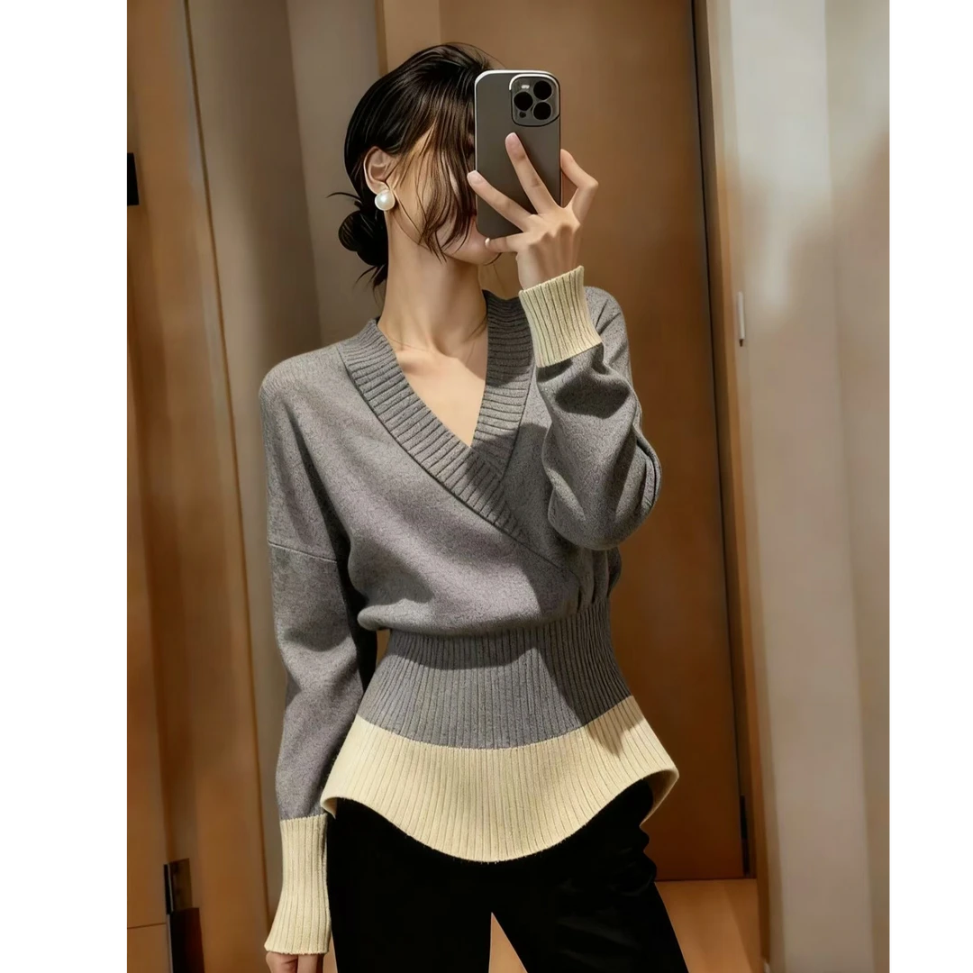 设计感灰色V领长袖针织衫女冬季新款洋气时尚收腰显瘦套头上衣