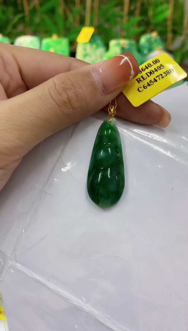吊坠(不含链)18K金镶嵌翡翠缅甸翡翠挂件