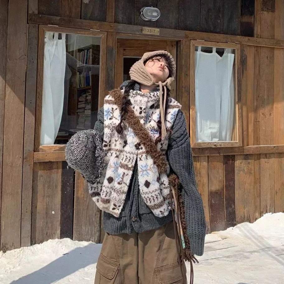 费尔岛民族提花女秋冬新款摇粒绒柔软棉服立领条纹马甲保暖马甲