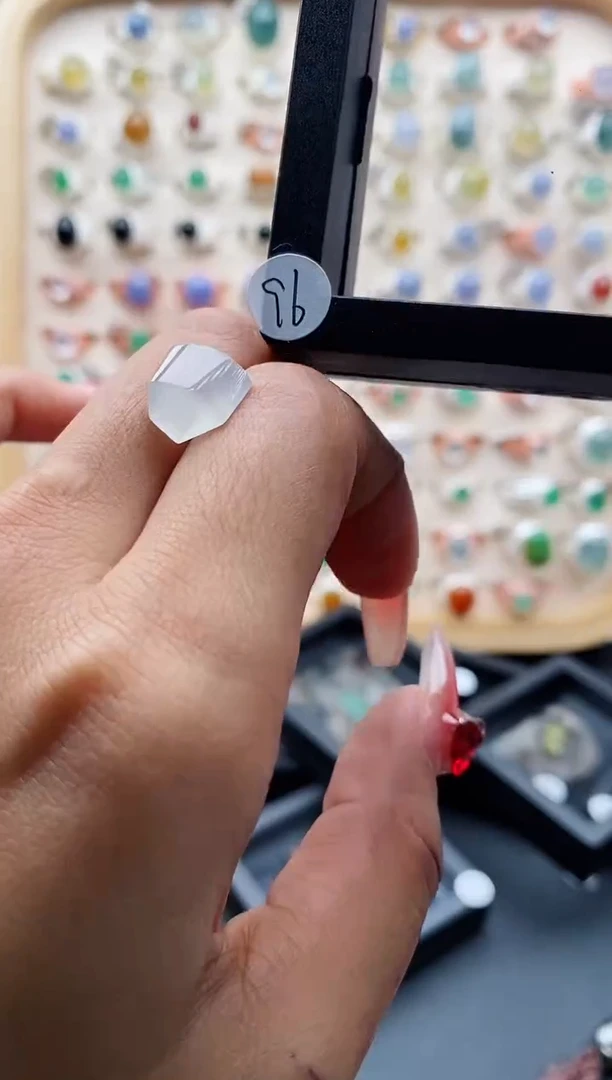 【闪购商品】翡翠裸石未镶嵌缅甸天然A货翡翠裸石