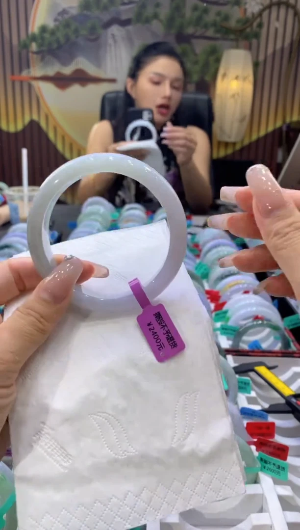 翡翠手镯未镶嵌00005675