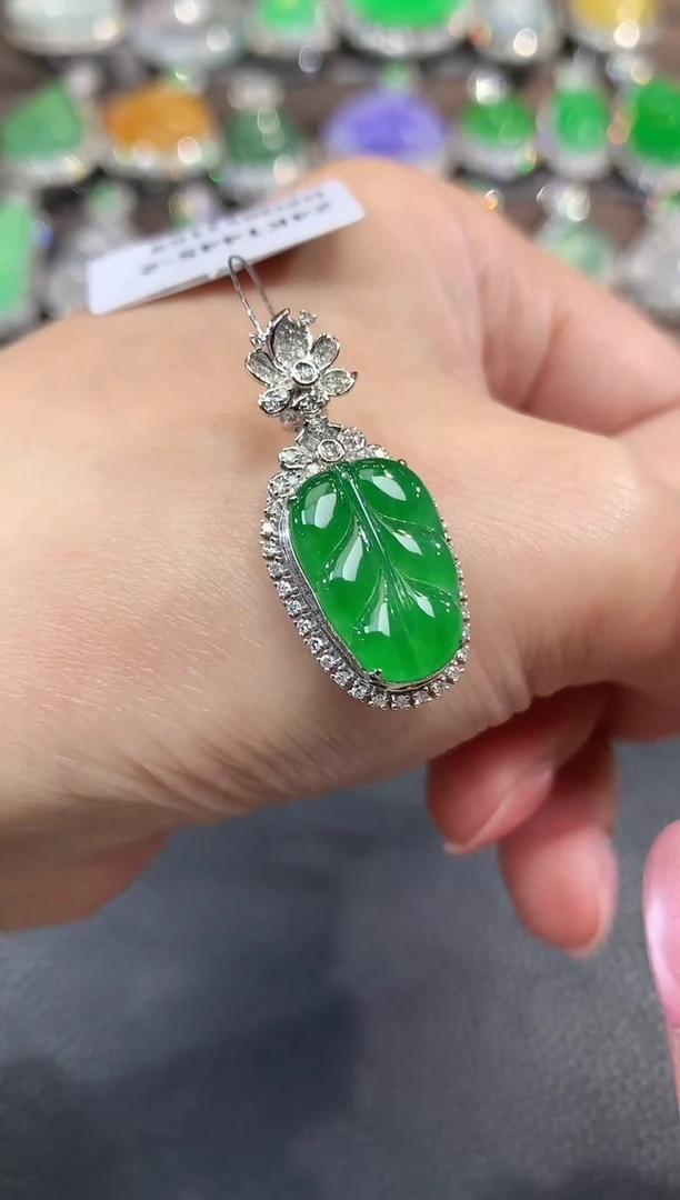 吊坠(不含链)18K金镶嵌翡翠D20