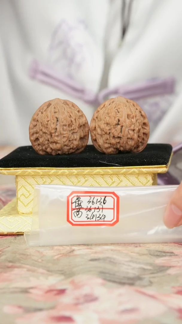 把件文玩核桃密纹狮子头