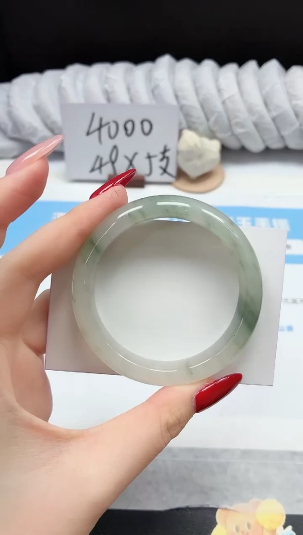 未镶嵌手镯石英质玉130/飘花54.3