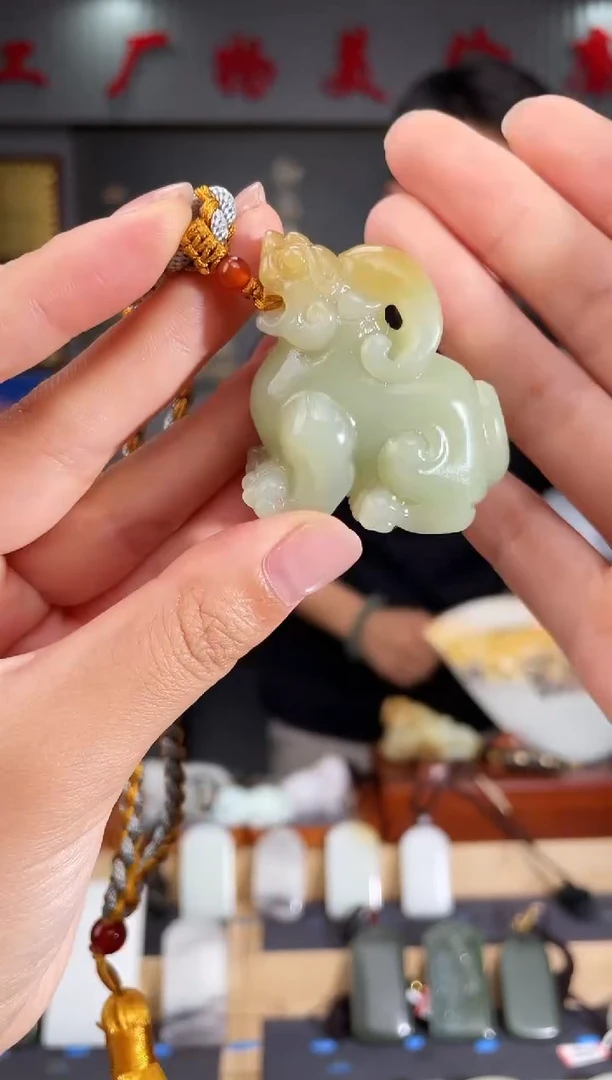 和田玉未镶嵌颈饰1