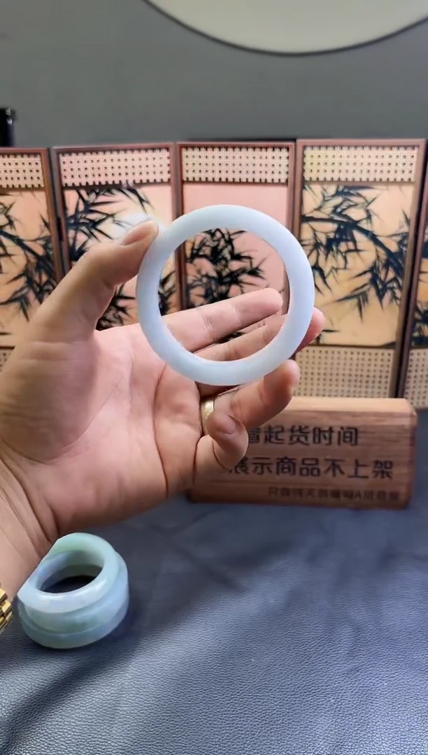 未镶嵌手镯定制翡翠手镯定制