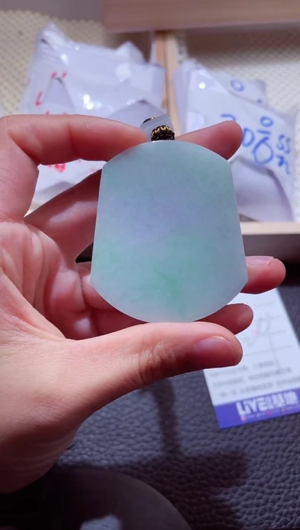 颈饰未镶嵌翡翠00008300