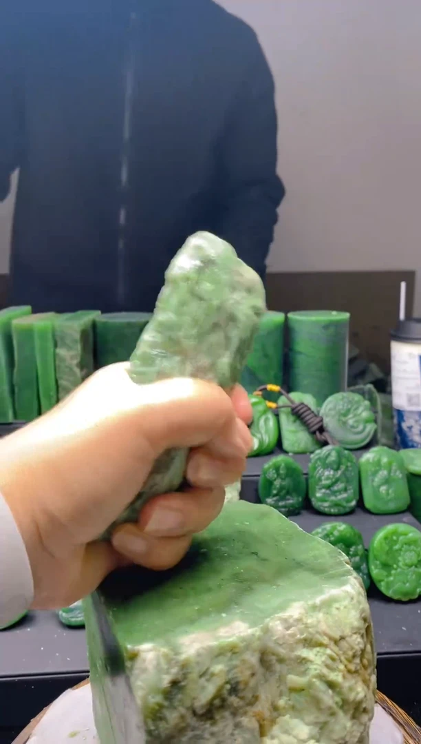 未镶嵌和田玉（碧玉）珠宝半成品1