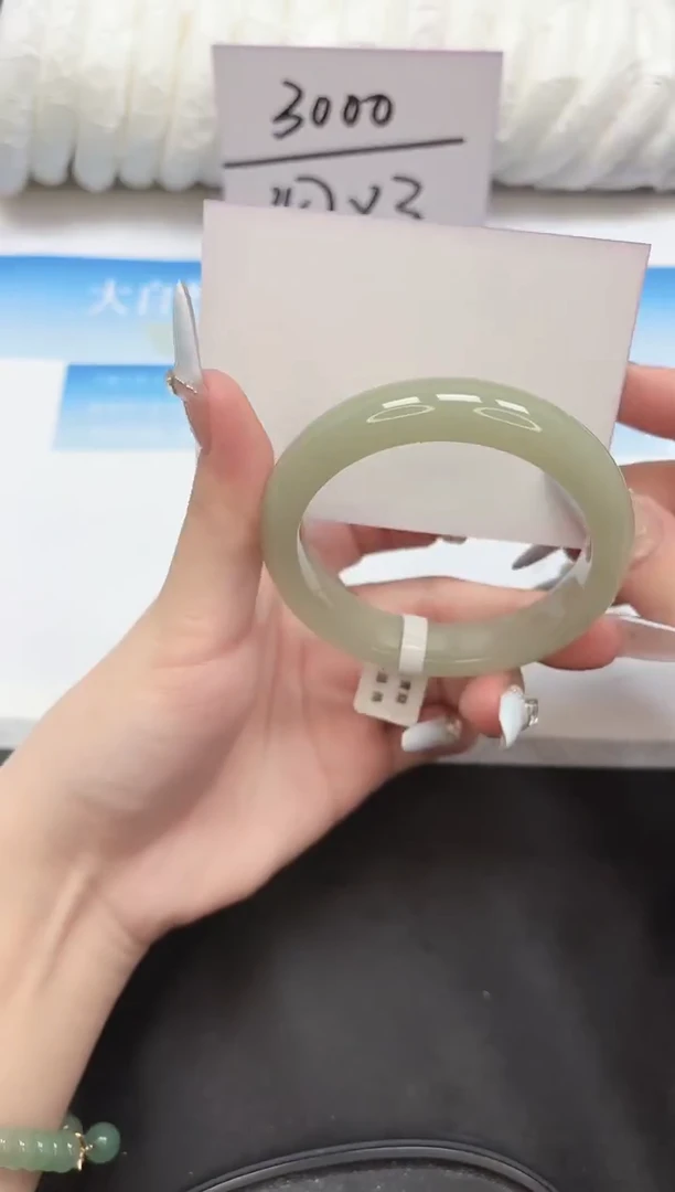 未镶嵌手镯石英质玉122-55.5