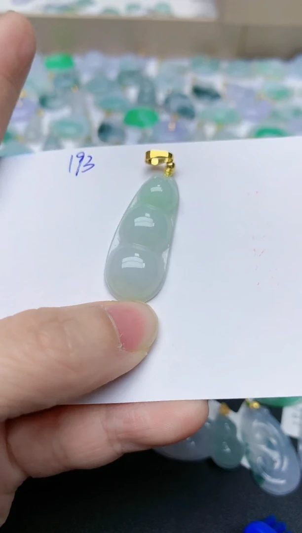 【闪购商品】翡翠颈饰合金天然翡翠A货