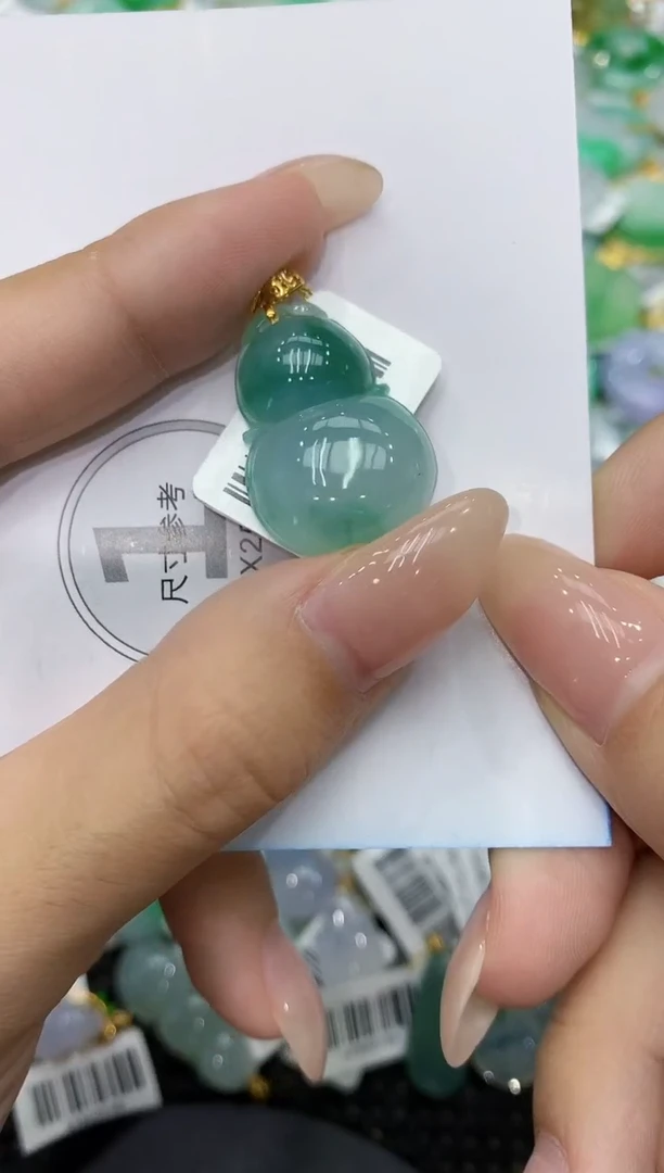颈饰18K金镶嵌翡翠111111111111