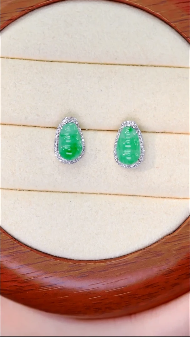 18K金镶嵌翡翠耳饰93