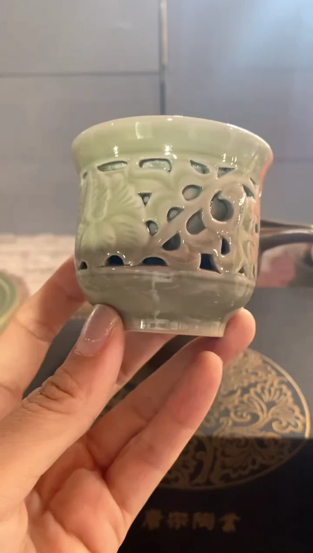 瓷片微瑕 082509 镂空茶杯 一个 混发