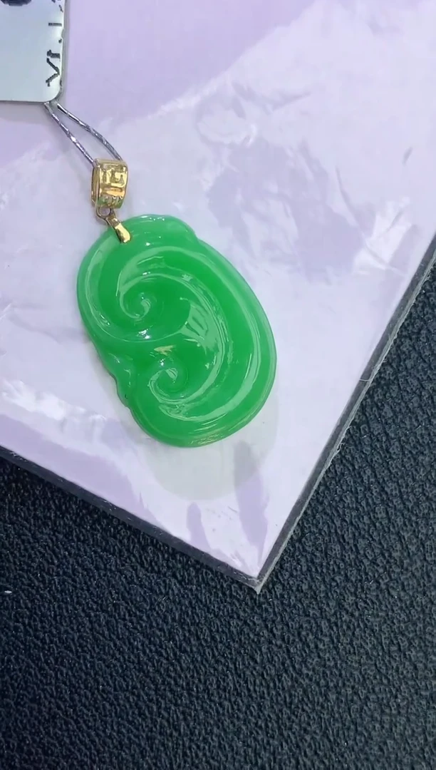 颈饰18K金镶嵌翡翠赠礼盒证书 麦麦