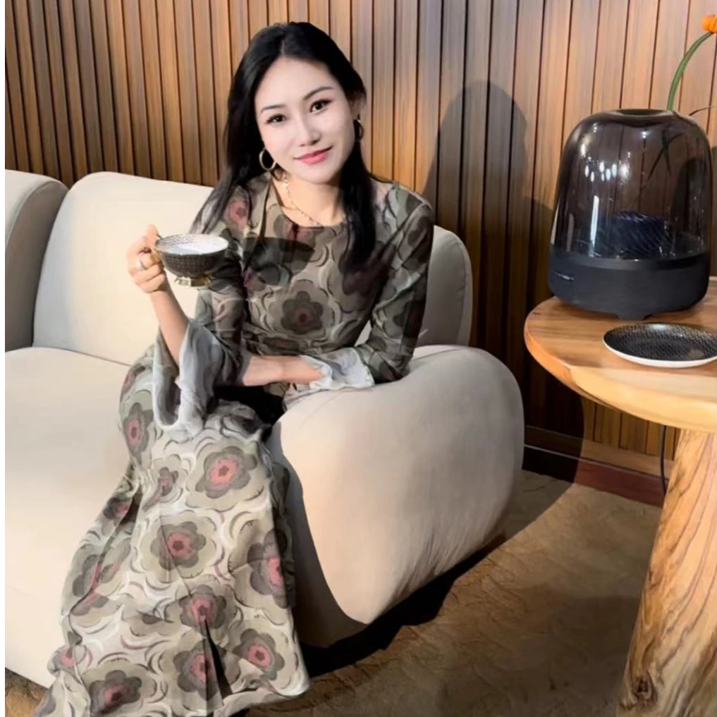 【袁小姐】沙漠太阳花 法式复古休闲迷情沙漠绿暗红连衣裙-ZX601