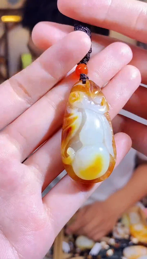 和田玉未镶嵌颈饰1