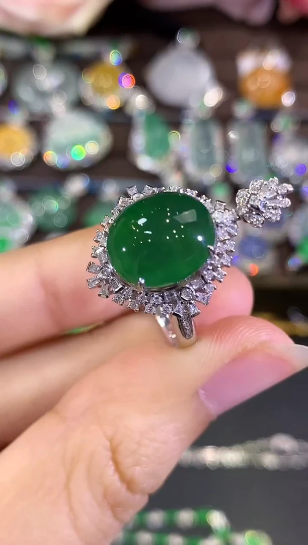 18K金镶嵌戒指翡翠B113