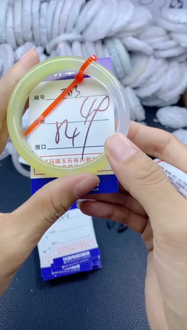 手镯玛瑙/玉髓未镶嵌303