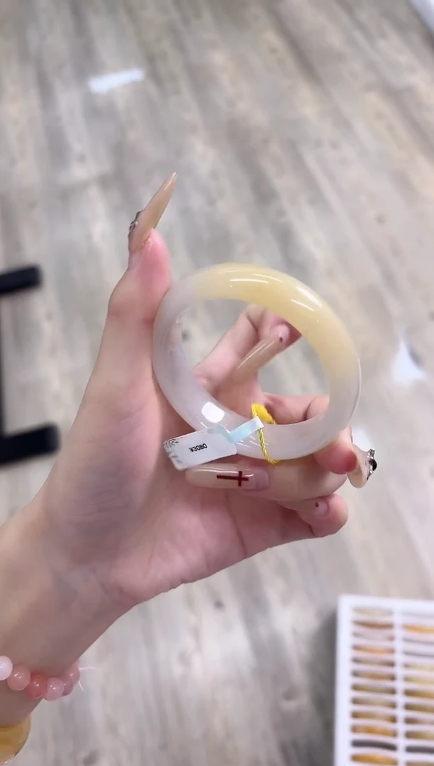 未镶嵌手镯石英质玉49-52HU