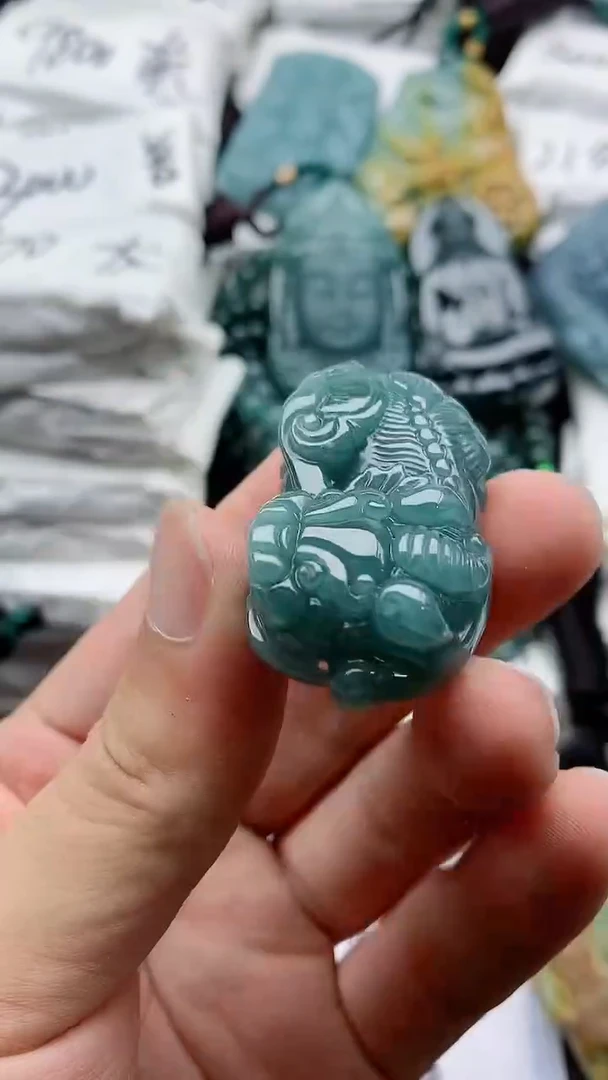翡翠未镶嵌颈饰88888888