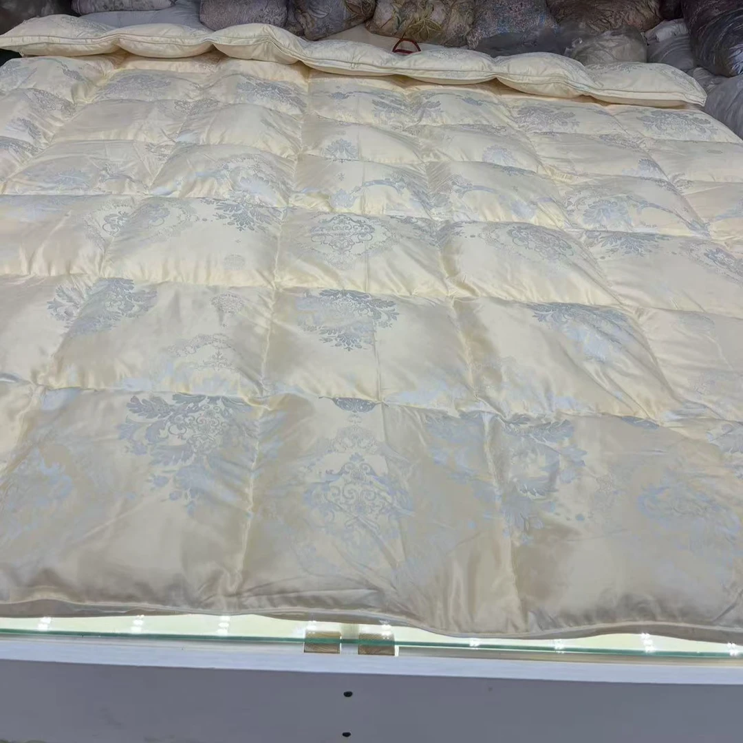 现场定制！专版双层提花加厚冬被轻奢保暖 大朵羽绒被 双人秋冬被