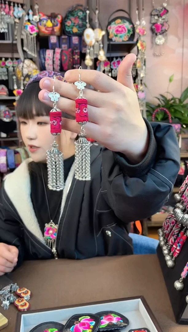 织绣民族风手工非遗老绣饰品413