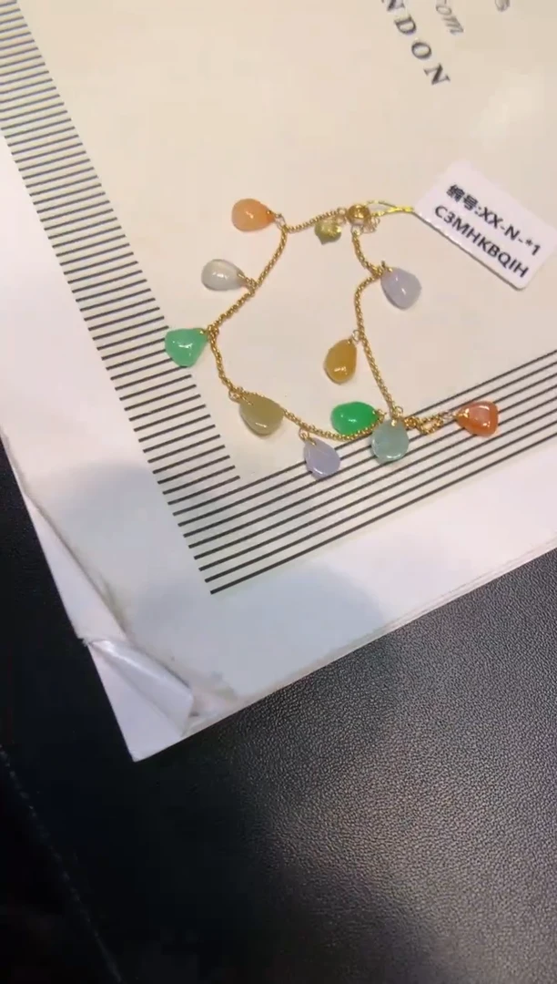 颈饰18K金镶嵌翡翠手链