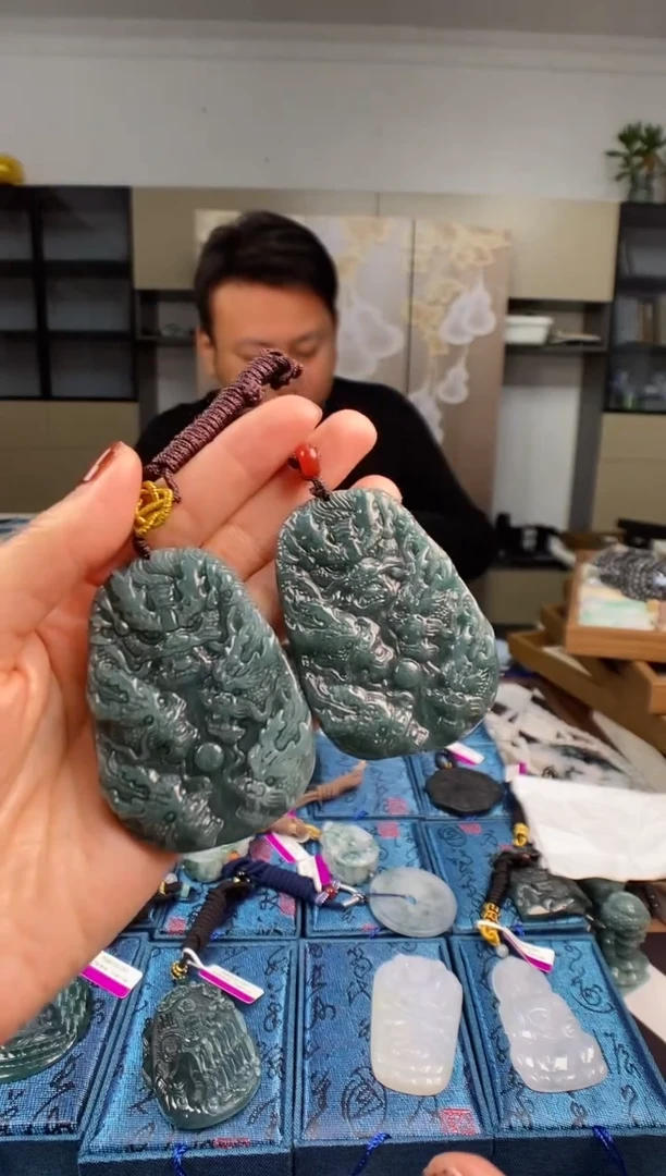 颈饰未镶嵌翡翠多样性发其一