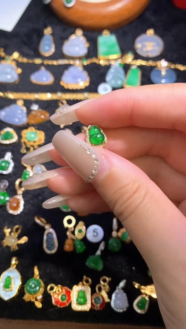 颈饰银S925镶嵌翡翠天然A货