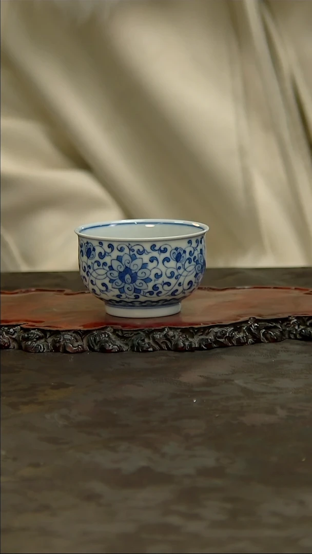 【闪购商品】青花手绘缠枝主人杯