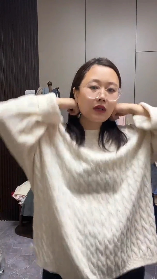 重磅麻花上衣米白色