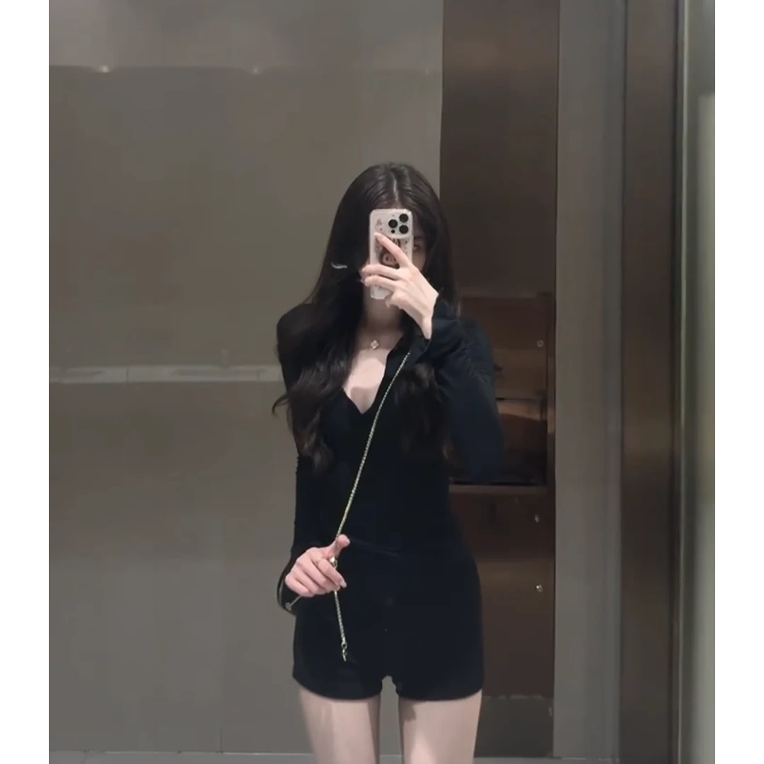 MARIE.COCO辣妹风黑色深v领性感紧身显瘦长袖上衣高腰显瘦热裤子