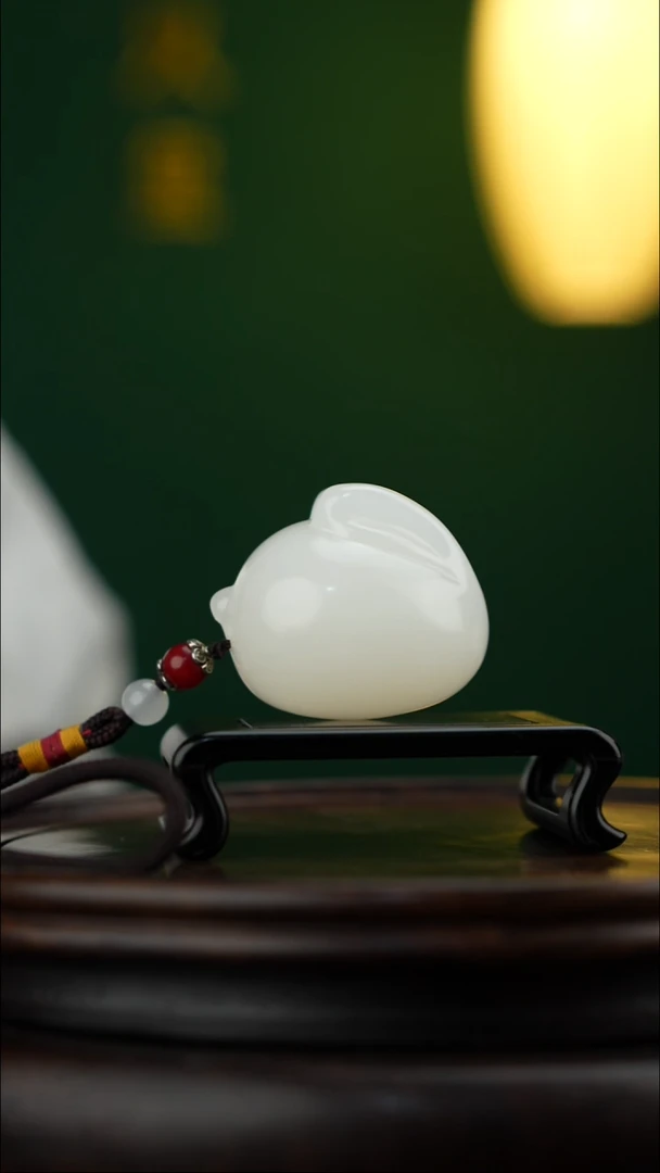 玉【前兔似锦】天然玉石手把件