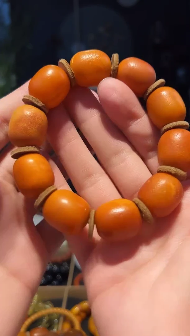 【闪购商品】蜜蜡手串未镶嵌18+老蜡串