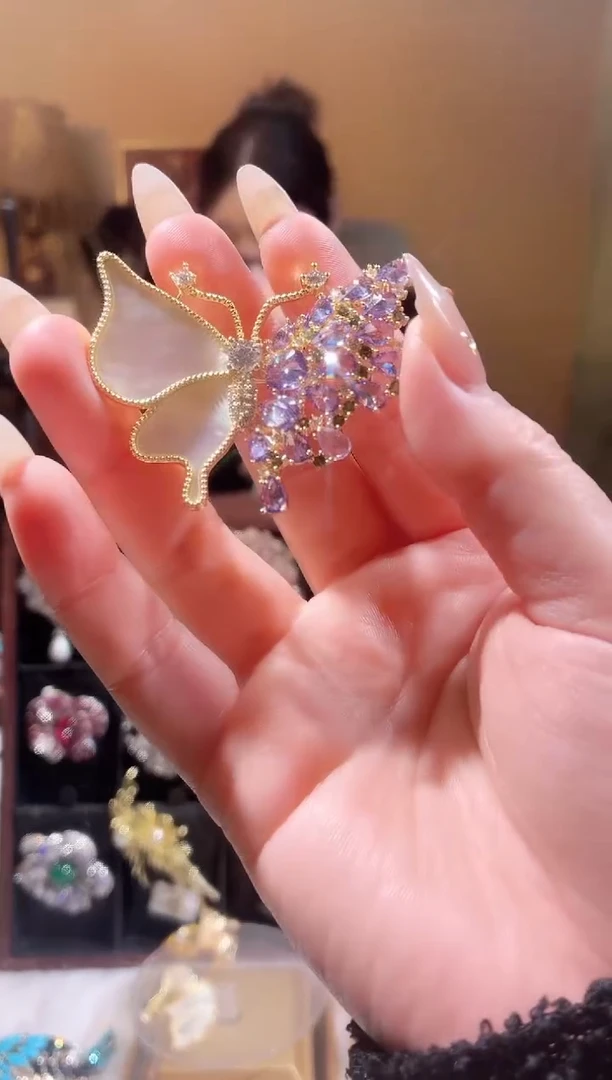 合成立方氧化锆铜合金紫蝴蝶