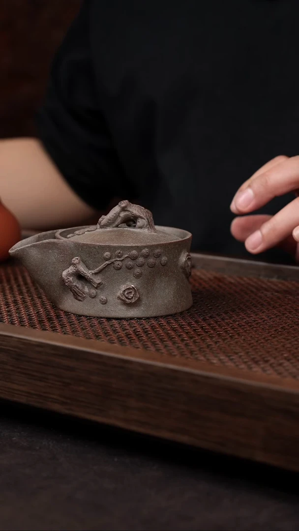 【闪购商品】紫砂茶壶岩中泥松桩宝瓶