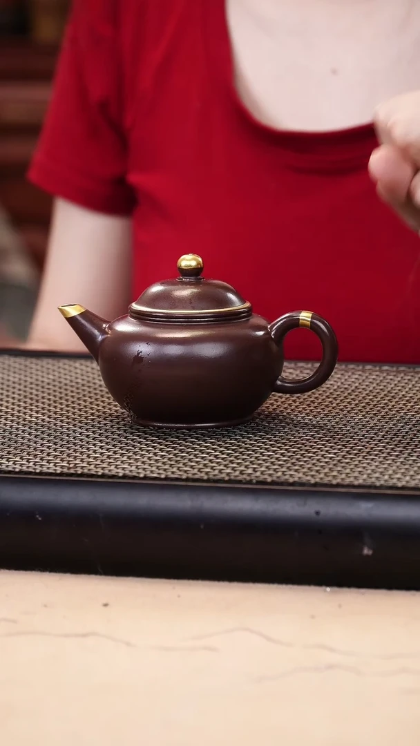 茶壶紫砂四号井茄皮紫泥描金水平150cc