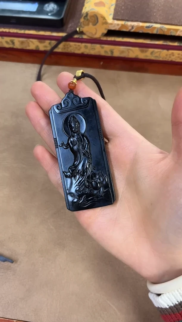 颈饰未镶嵌和田玉和田玉挂件观音平安无事 M060