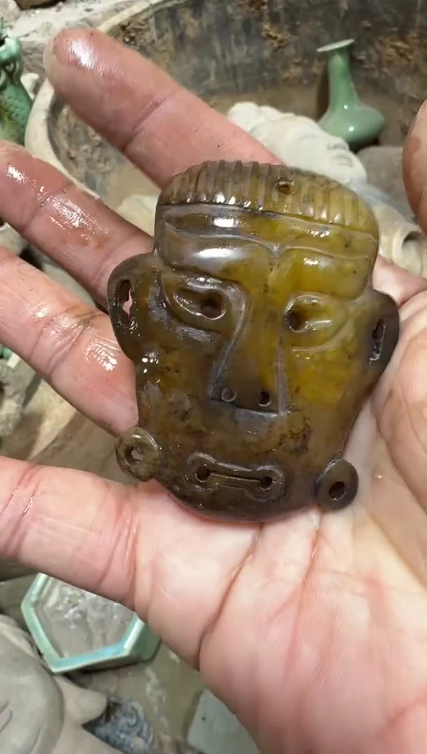 未镶嵌岫岩河磨玉（透闪石质玉）挂件爱****世玉器555555