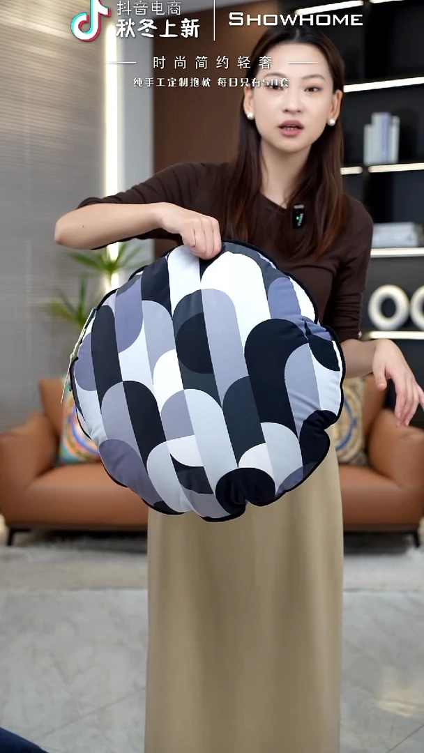 黑白风格圆枕50X50带芯
