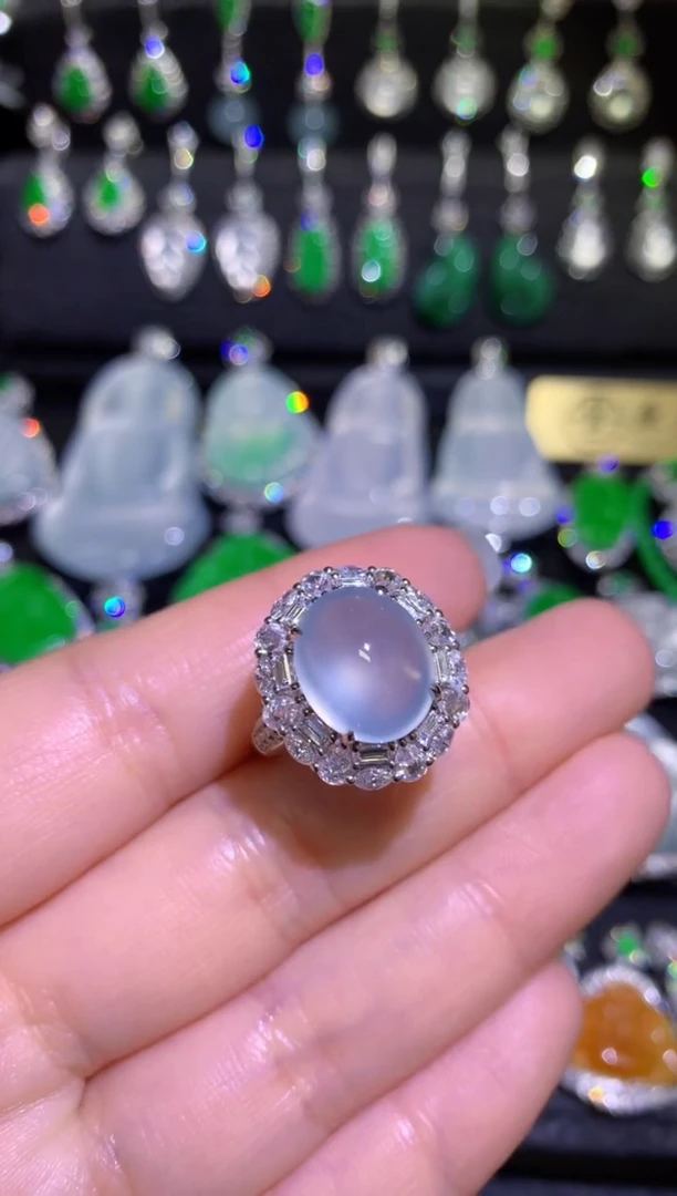 【闪购商品】翡翠戒指18K金镶嵌玻璃种蛋面不封底