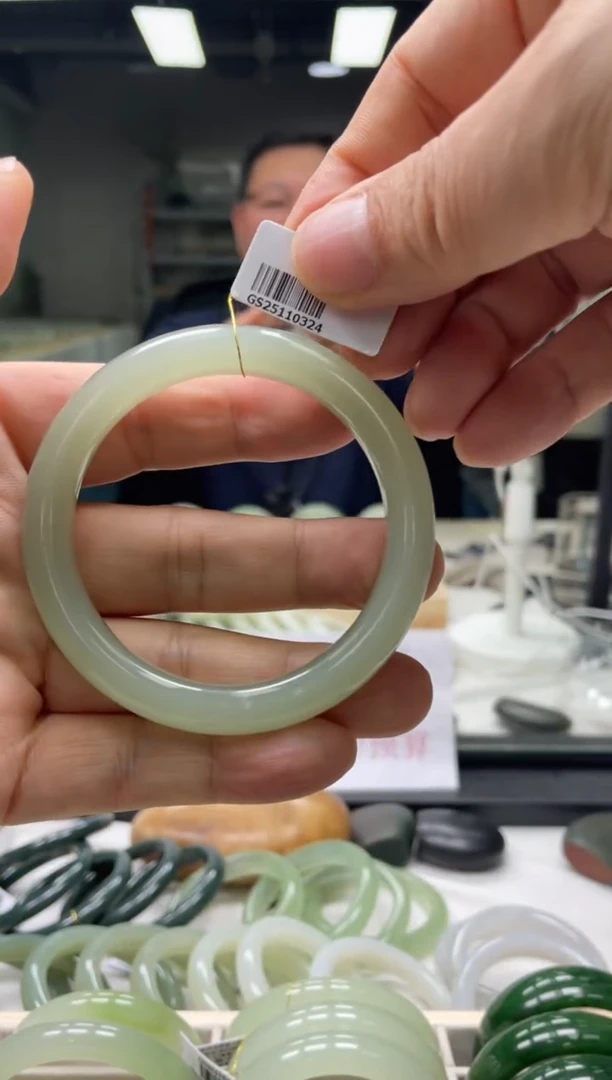 【闪购商品】和田玉手镯未镶嵌编码0324 圈口57-58