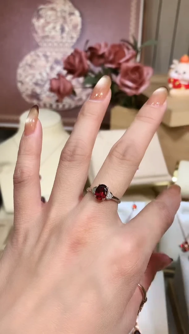 银S925镶嵌戒指石榴石宛春