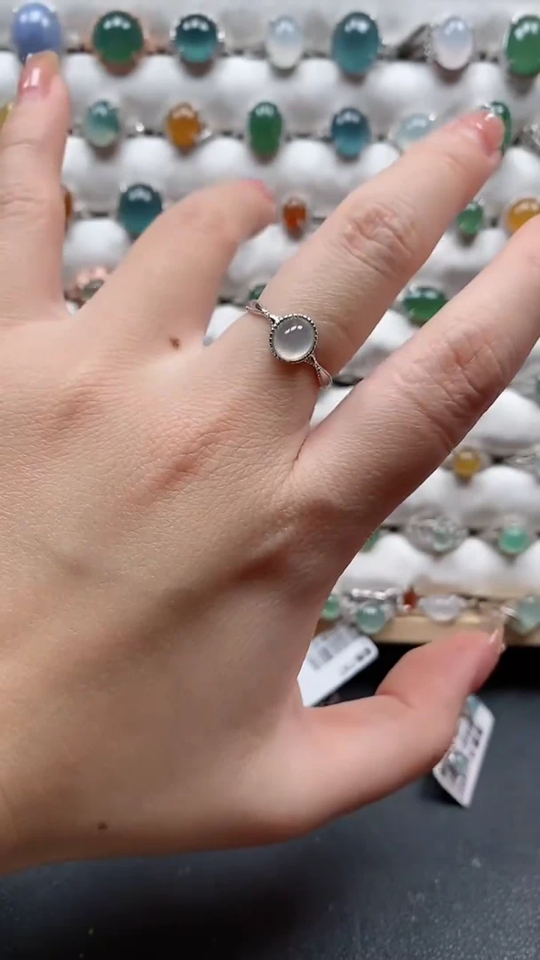 【闪购商品】翡翠戒指银S925镶嵌一物一证一礼盒