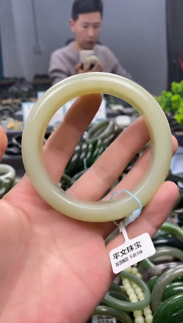 未镶嵌手镯和田玉65.6（19）