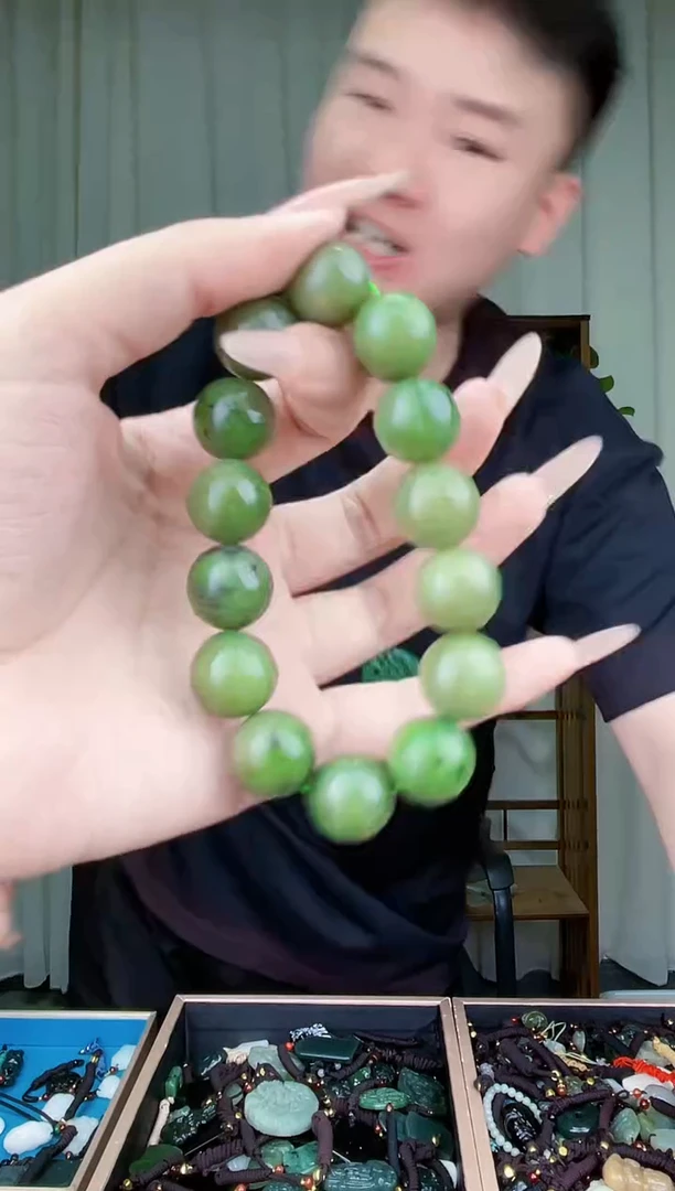 和田玉未镶嵌挂件拍一发一，多样性发货！