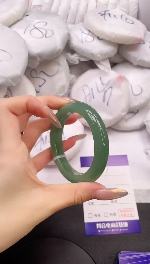 【闪购商品】石英质玉手镯未镶嵌31K171-55