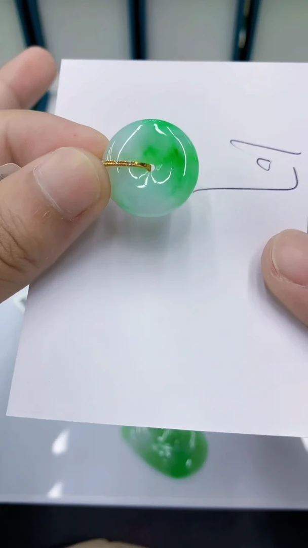 颈饰18K金镶嵌翡翠翡翠