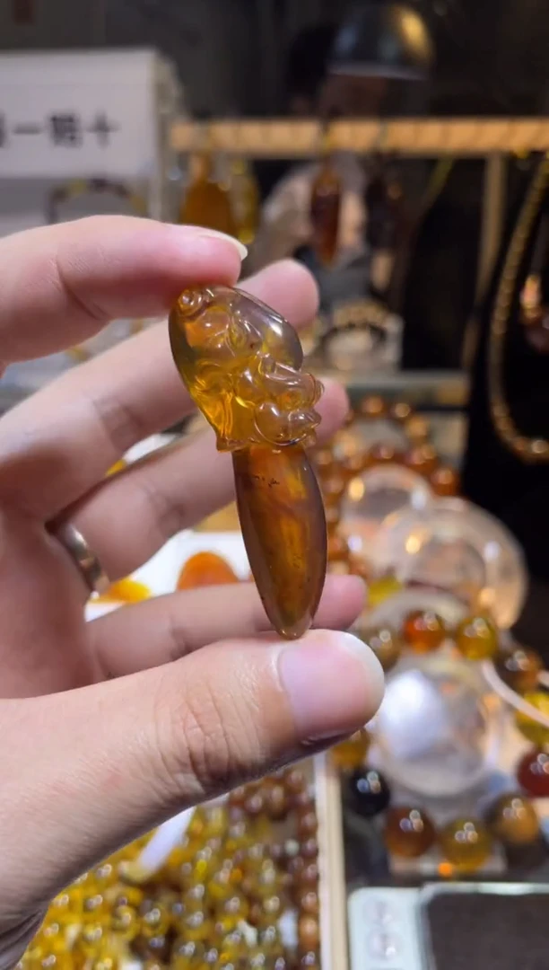 裸石琥珀未镶嵌狼牙 7.5克